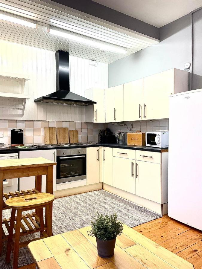 אדינבורו Lothian Road - Castle View Apartment מראה חיצוני תמונה